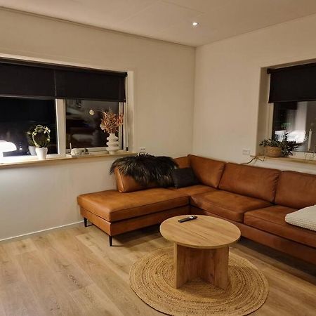 Appartement New Flat With Hot Tub - No1 à Oyndarfjordur Extérieur photo